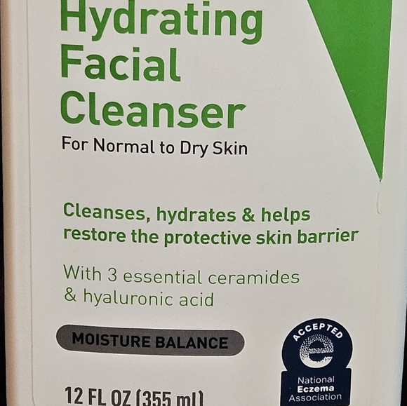 CeraVe Hydrating Facial Cleanser 12 ounces - Picture 3 of 5